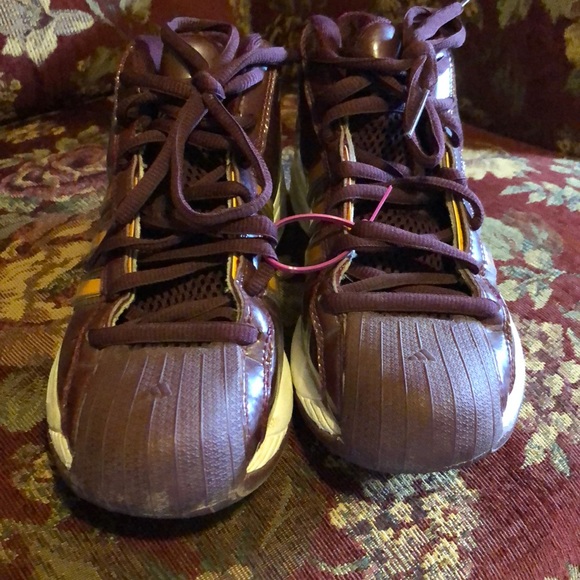 Adidas Basketball Shoe Size 6.5 Kids -8 Woman. - Picture 4 of 5